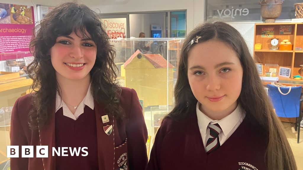 Falls Road schoolgirls create exhibit for Ulster Museum