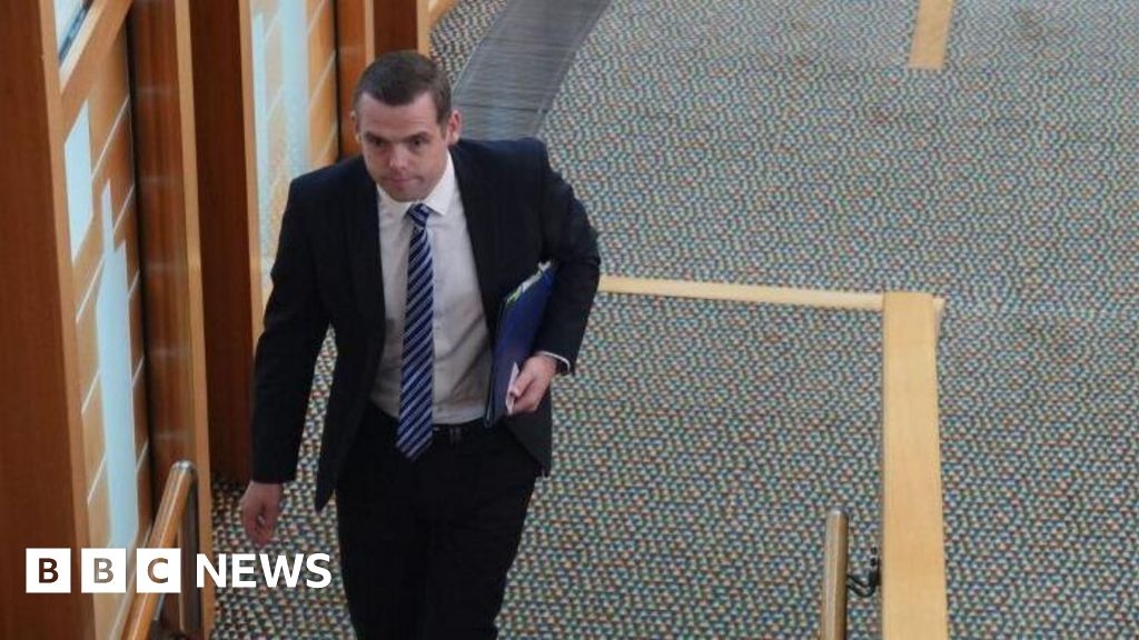 Douglas Ross questions Holyrood neutrality after FMQs ejection