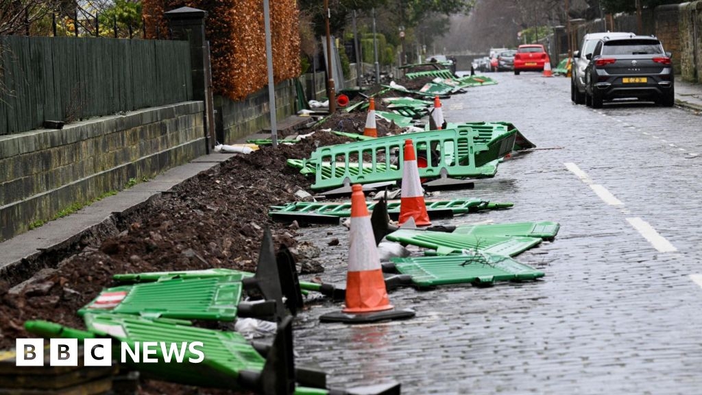 Over 2,500 homes still without power days after Storm Éowyn