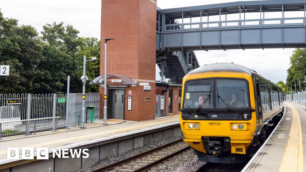 Search is on for artist to create mural at Ashley Down station