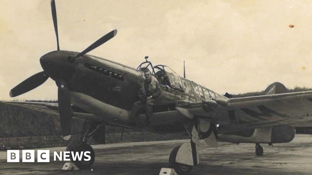WW2 pilot recalls his part in sinking a German submarine