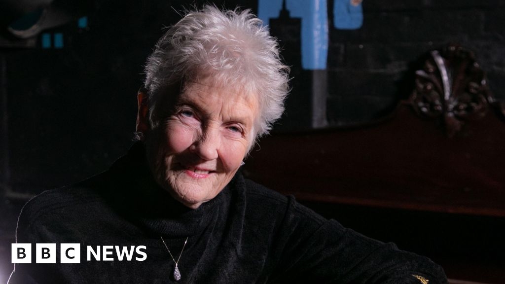 Peggy Seeger loving life in 'iconic' Oxfordshire village
