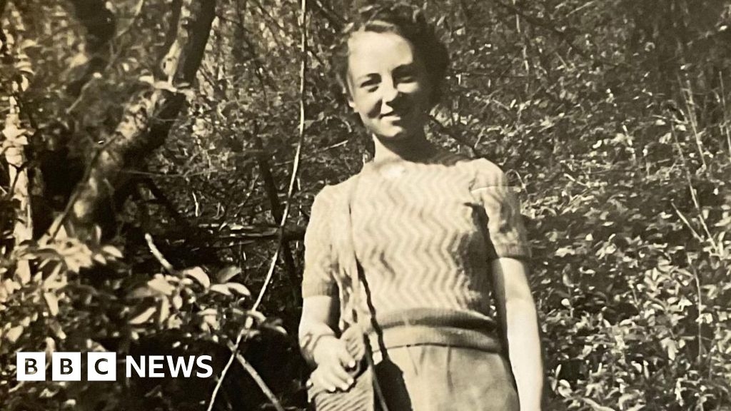 Somerset village remembers its evacuee teacher 80 years on
