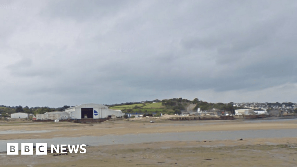 Appledore: North Devon residents evacuated over suspected bomb