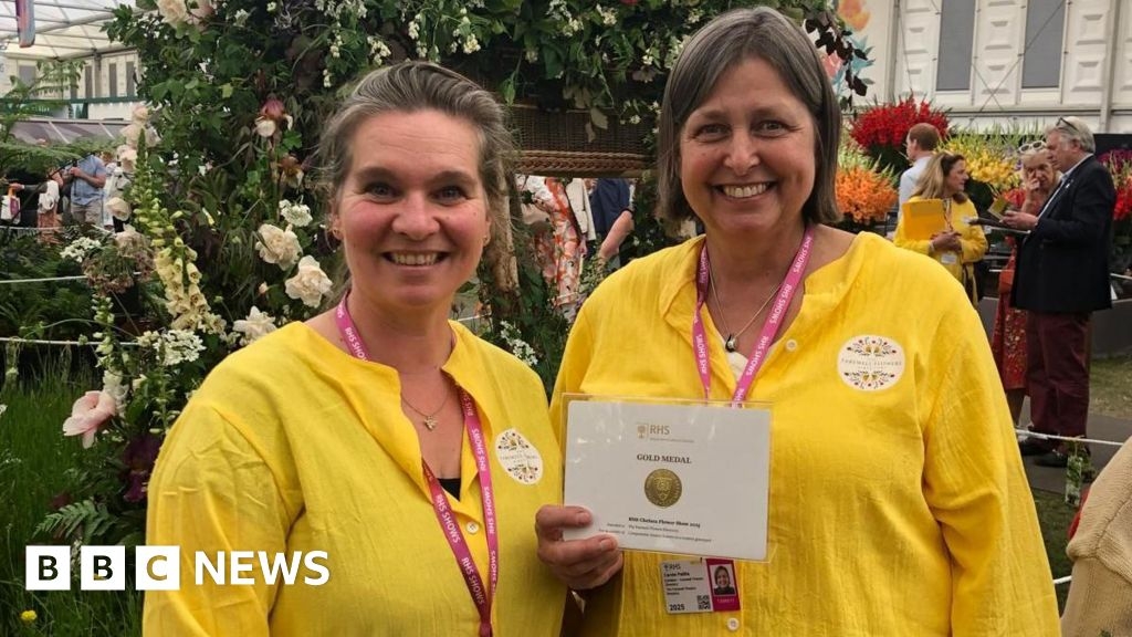 Birmingham florist celebrates Chelsea funeral flowers gold medal