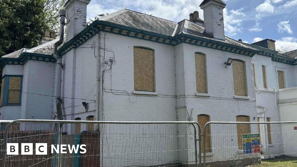 Hereford Sixth Form College looks to lease listed manor house