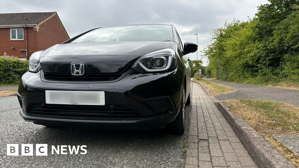 Northampton driver caught by parking rule gets fine cancelled