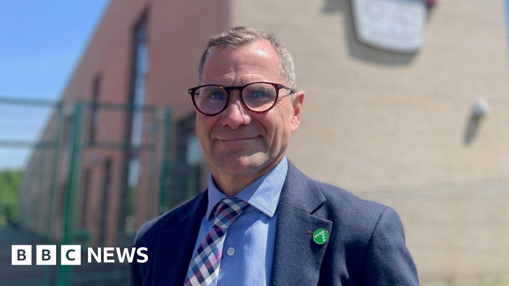 Phone and shouting ban 'transforms' Cardiff school plagued by fights