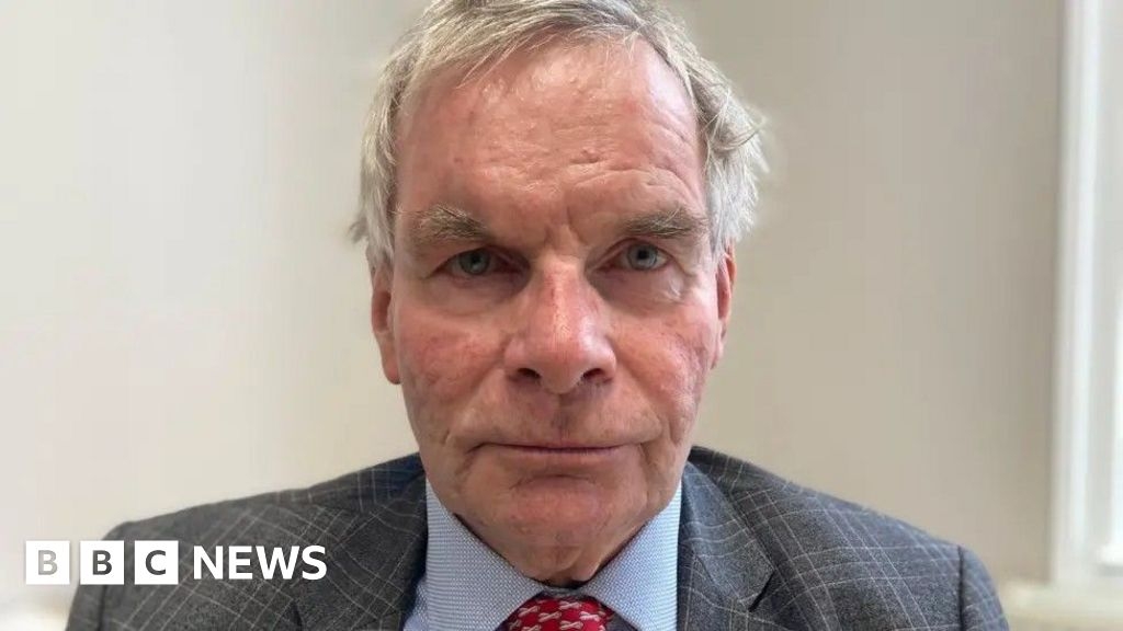 Outgoing Lincolnshire council boss quits Conservative group role