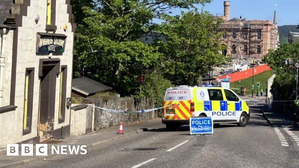 Crash shuts Inverness city centre road