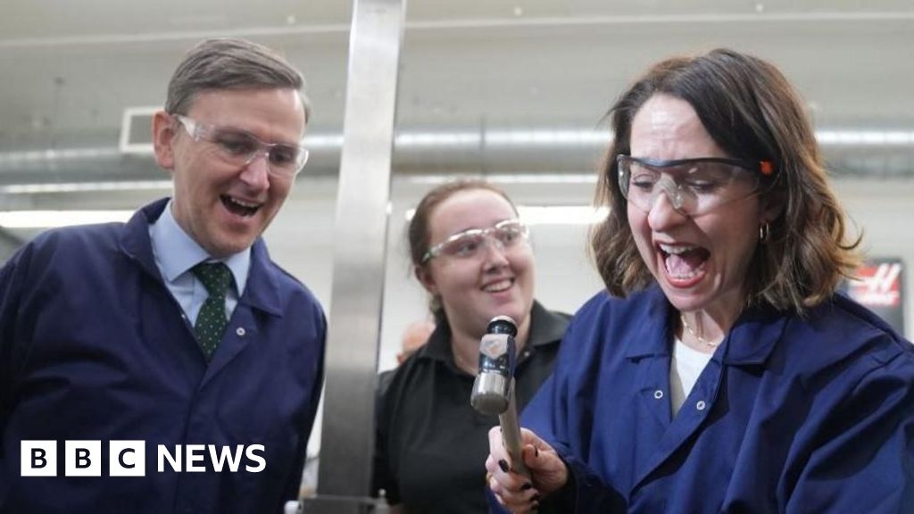 Businesses back scrapping red tape to boost apprenticeships