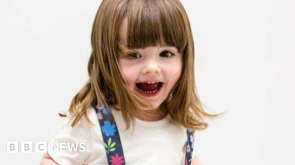 Mum runs Bradford 10k in memory of toddler who died from epilepsy
