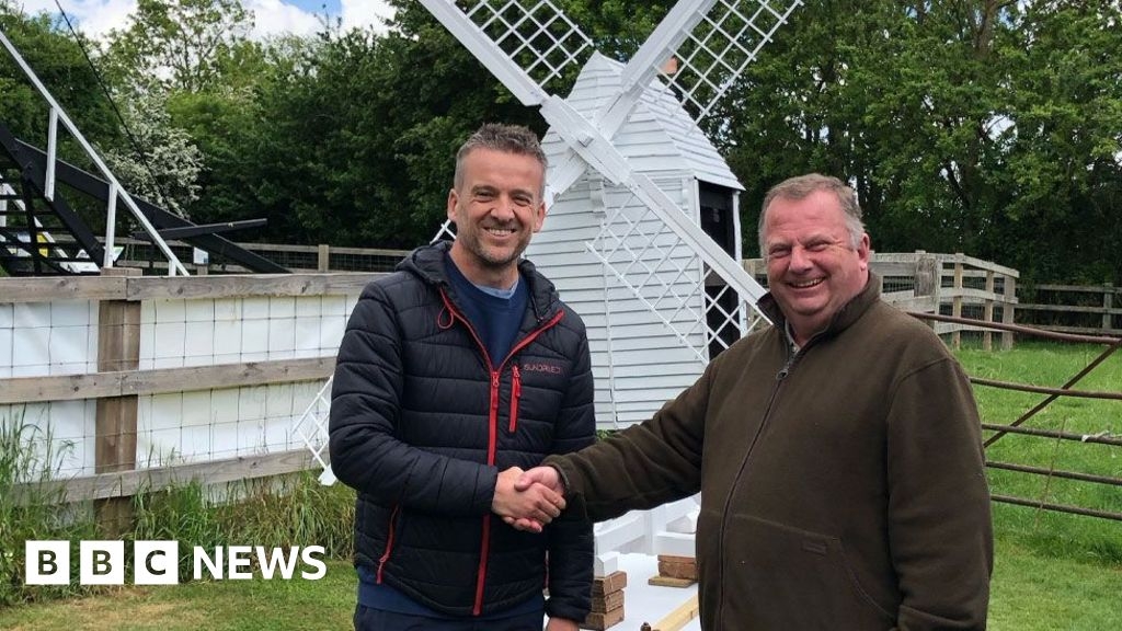 Cambourne men's group restore replica of ancient Bourn windmill