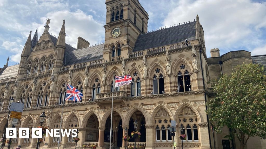 West Northamptonshire Council votes through new flag protocol