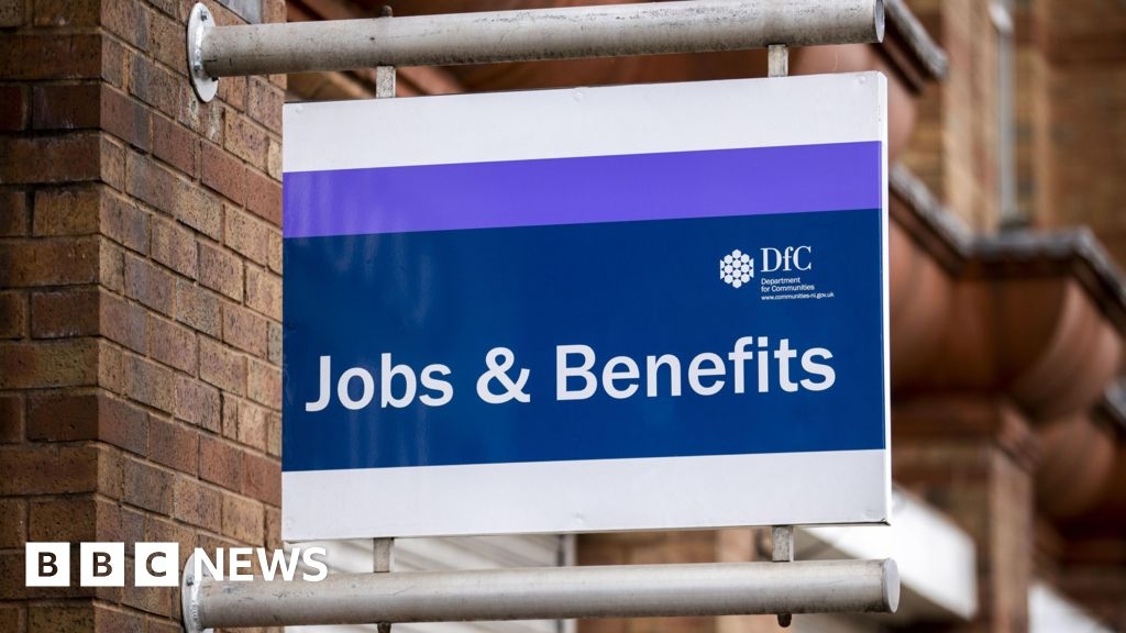 Universal Credit: More benefits claimants to be moved over