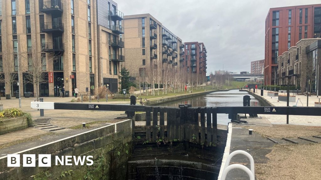Greater Manchester: Campaigners make case for historic canal revamp