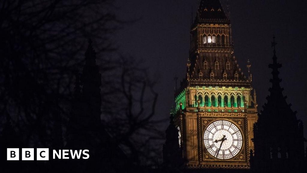 Speaker turns on famous Big Ben light to mark wartime anniversary