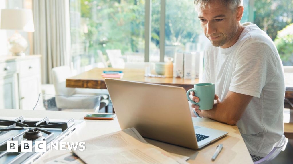 Civil Service: 'Not enough office space' if working from home ends