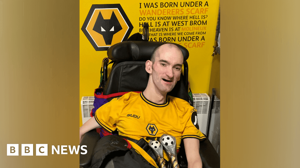 Wolves fan dedicates care home room to beloved club