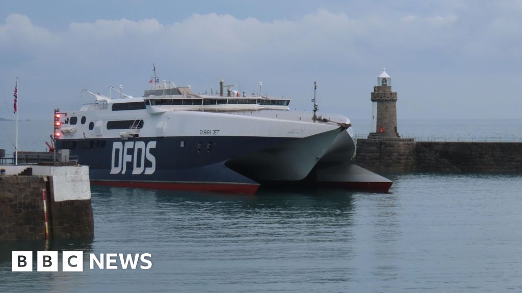 Successful trial of additional Jersey-Guernsey fast ferry service