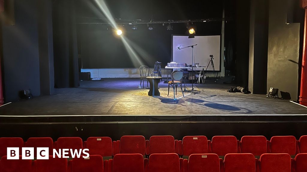 'At-risk' Cheltenham Playhouse given £25k grant by council