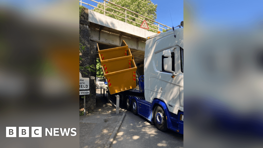 Southern Railway disruption as lorry hits railway bridge