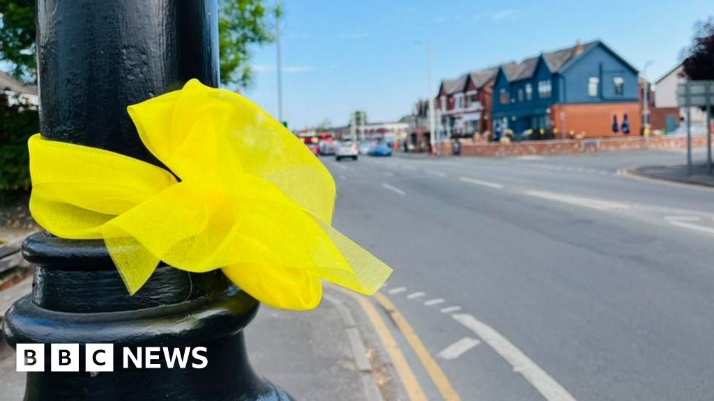 Bebe King: Town turns yellow in boost for Southport service