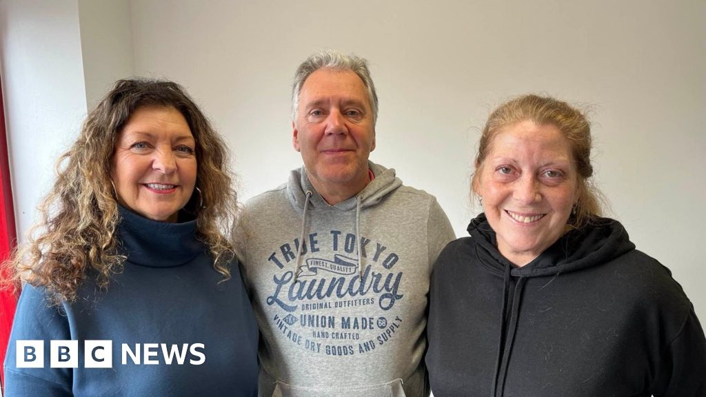 Gravesham people living with MS prepare for charity skydive