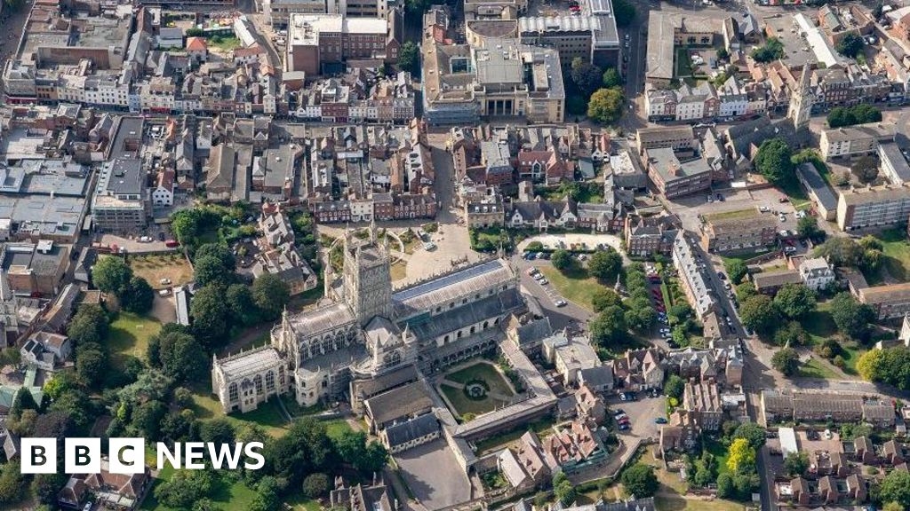 Gloucester City Council job listing criticised as 'manipulative'