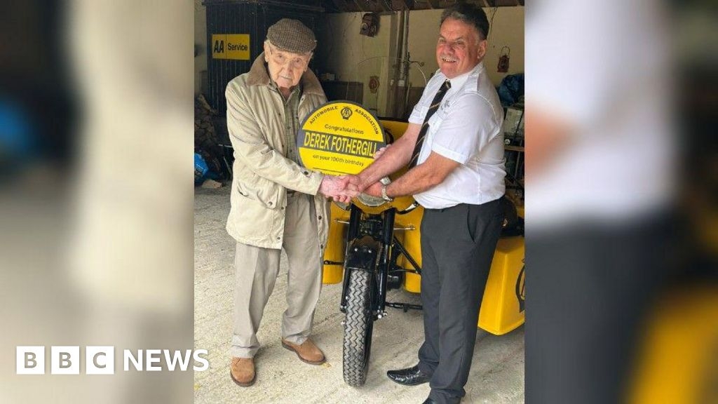 100th birthday tribute to Wiltshire AA veteran