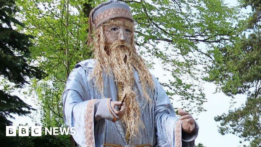 Dumbledore and Dr Dre star at Urchfront Scarecrow Festival