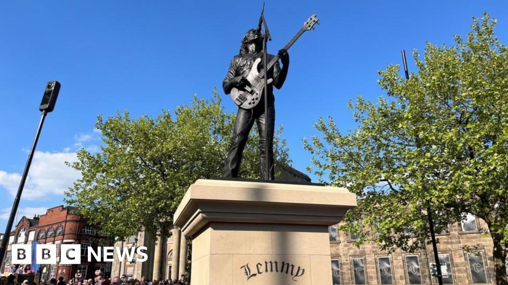 Unveiling of Lemmy statue in Burslem was sea of love