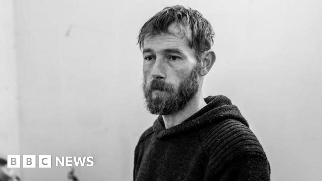 Chris Garrett: Memorial for bomb specialist killed in Ukraine
