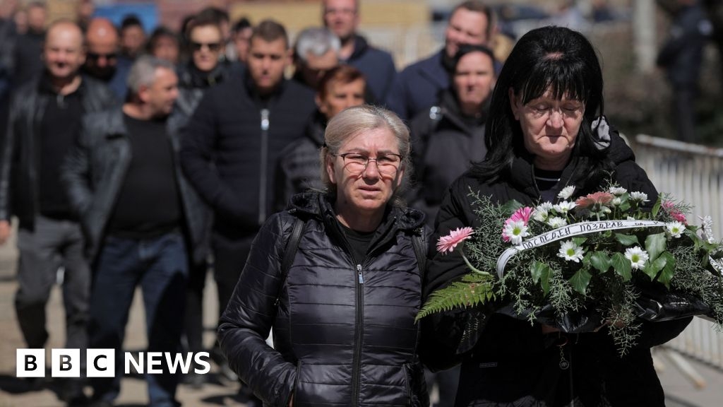 Thousands gather to mourn North Macedonia nightclub fire dead