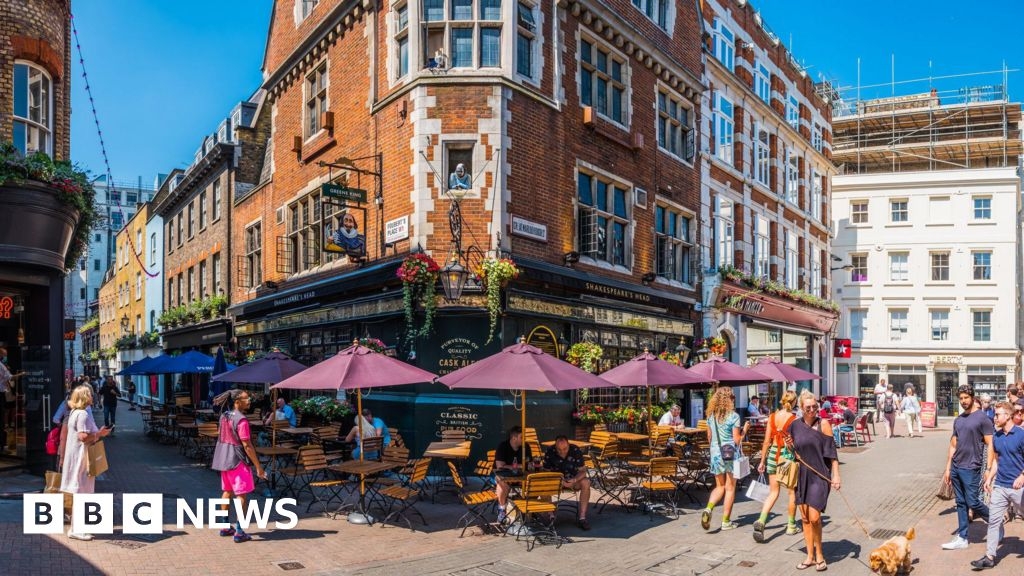 London mayor launches £300k fund to boost al fresco dining