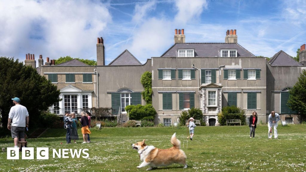 Brighton's Preston Manor reopens with Edwardian Easter party