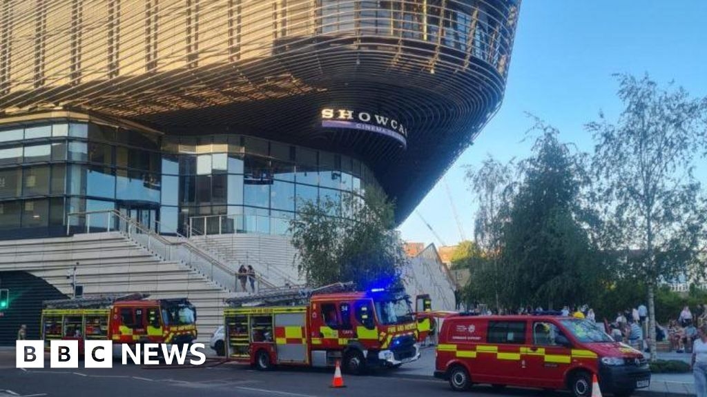 Fire breaks out in restaurant kitchen at Southampton's Westquay