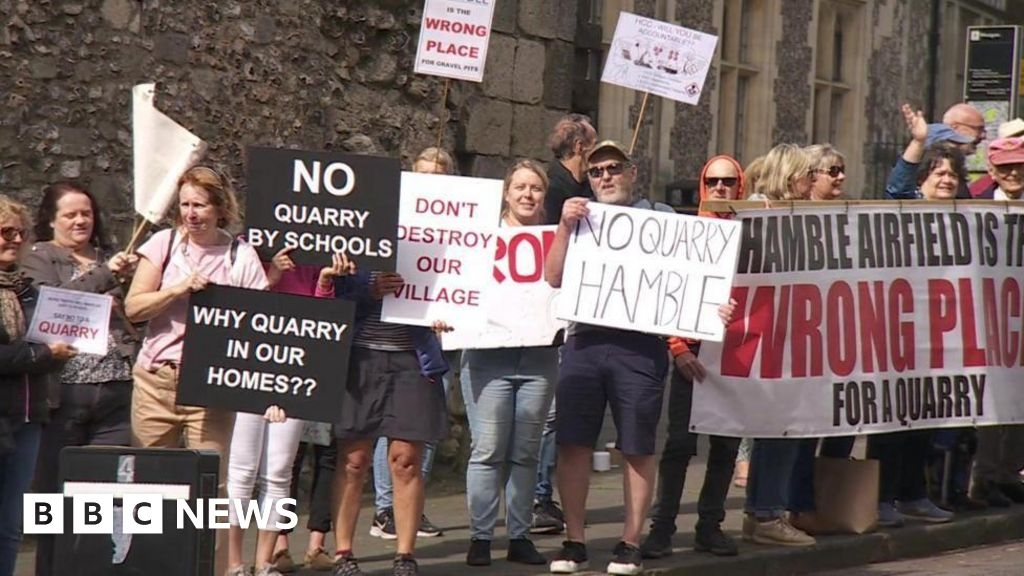 Hamble Airfield: Quarry campaigners to fight plans at inquiry