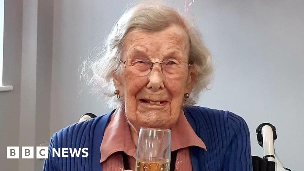 Shropshire: Yoga-loving great-grandmother marks 108th birthday