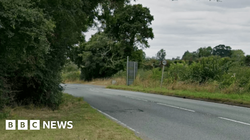 Bomb squad called to Barwell over item inside crashed car