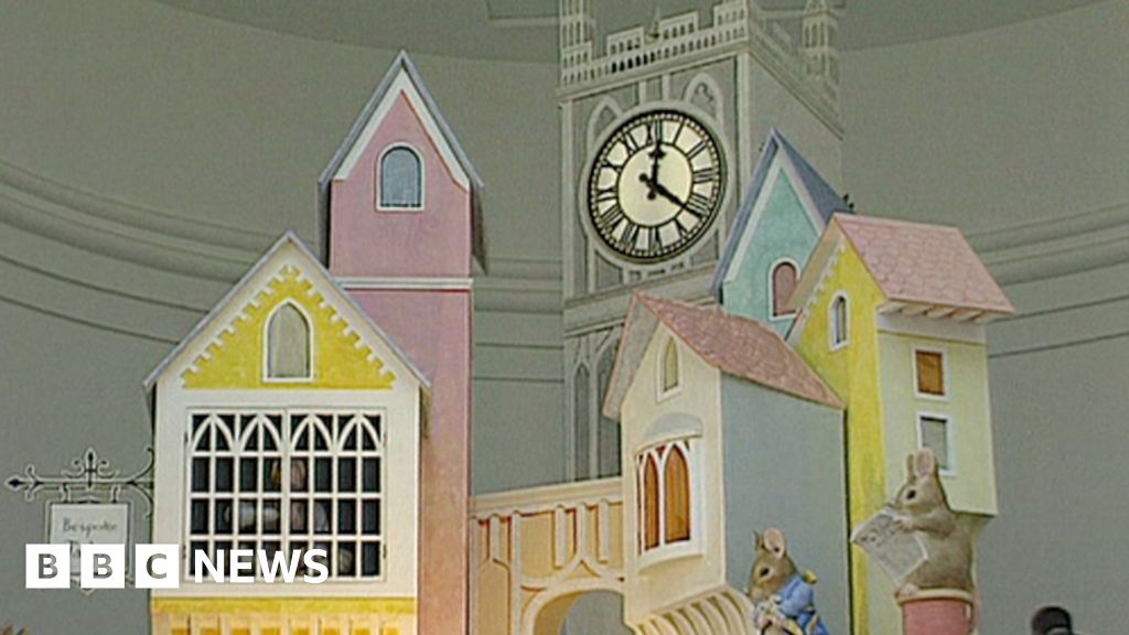 Beatrix Potter Tailor of Gloucester clock to return to shopping centre