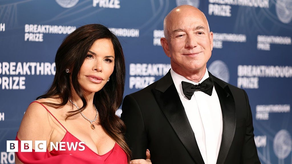 Venice activists plan to disrupt Jeff Bezos's wedding