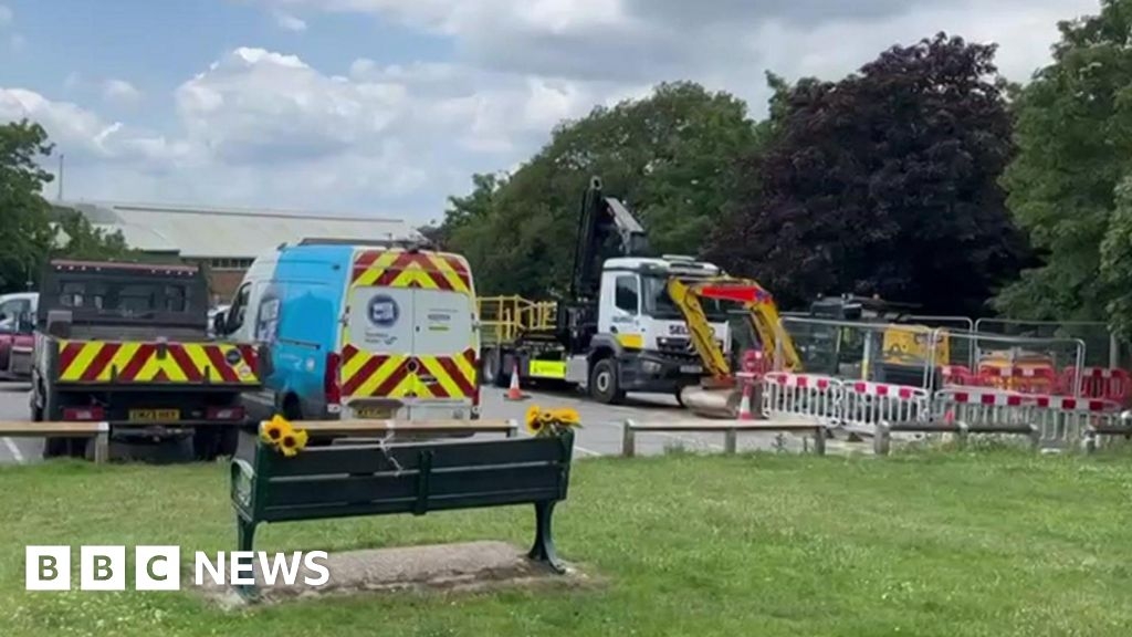 Southern Water burst sewer main work continuing in Hamble