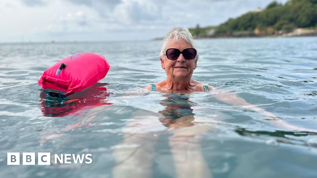 Guernsey 'floating voters' want education and housing prioritised