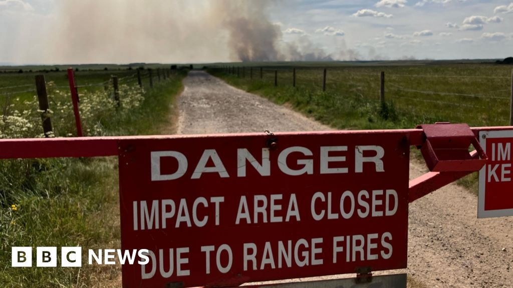 Smoke plumes from Salisbury Plain fire after military training