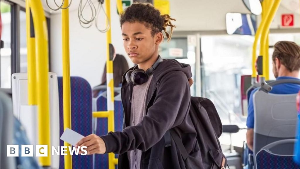 Young teens could pay more for Welsh buses than 16-21 year-olds