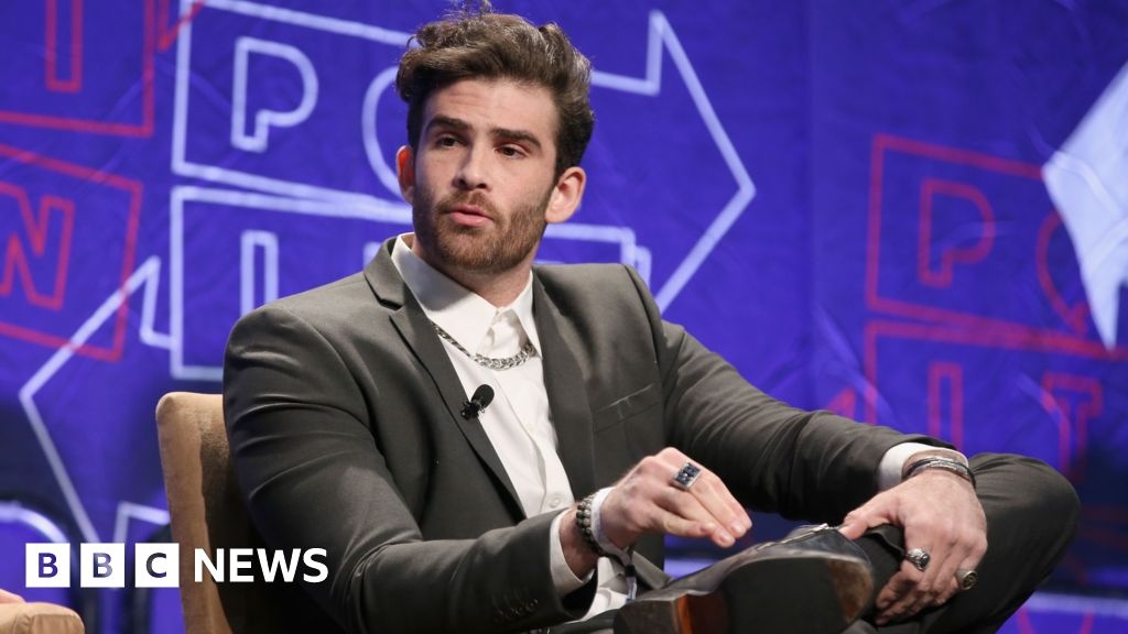 Hasan Piker: Pro-Gaza streamer detained for hours at US airport