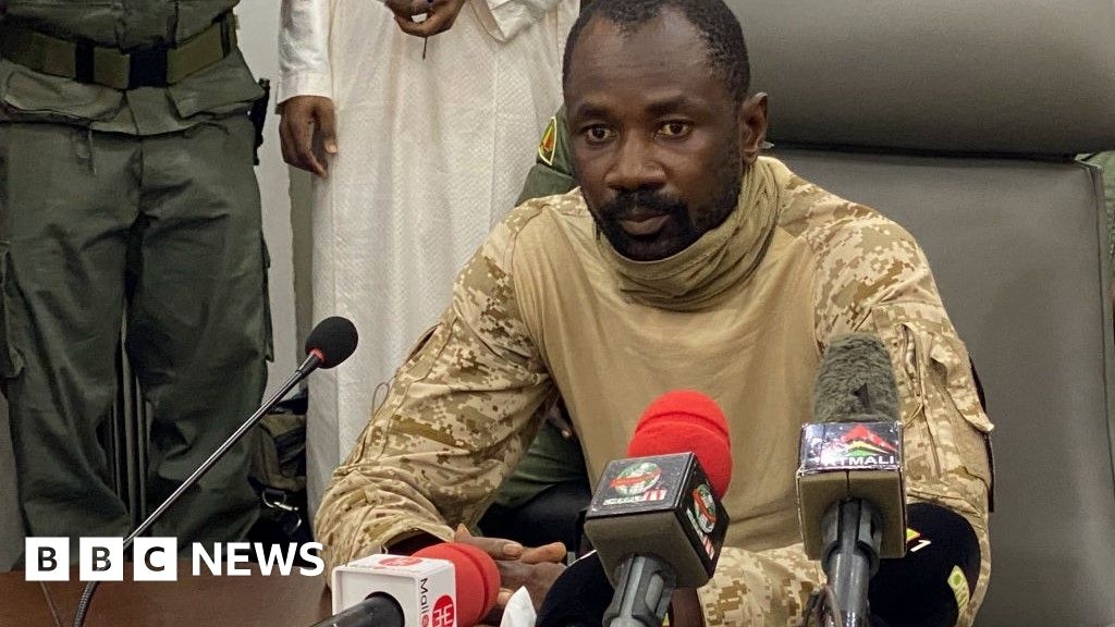 Gen Assimi Goïta: Mali coup leader wins backing to be president for next five years