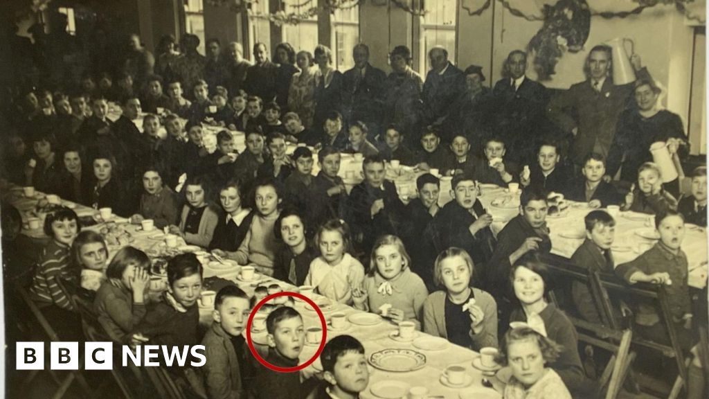 WW2 evacuee asks others sent to Minehead to get in touch