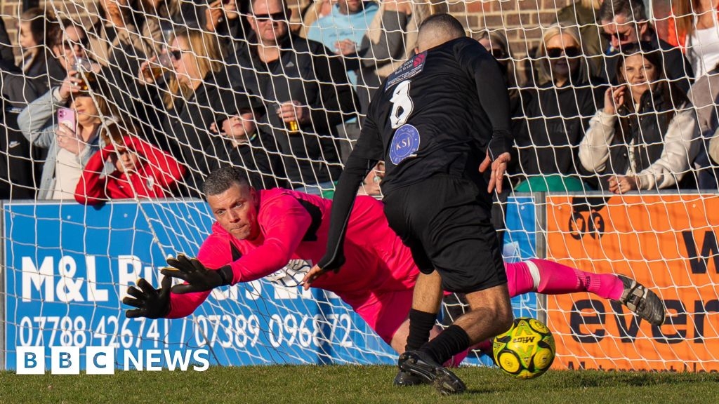 Celebrity football match in Bognor raises funds for charity